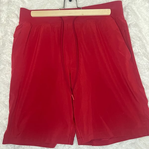 EUC Men’s lululemon T.H.E Shorts Size L