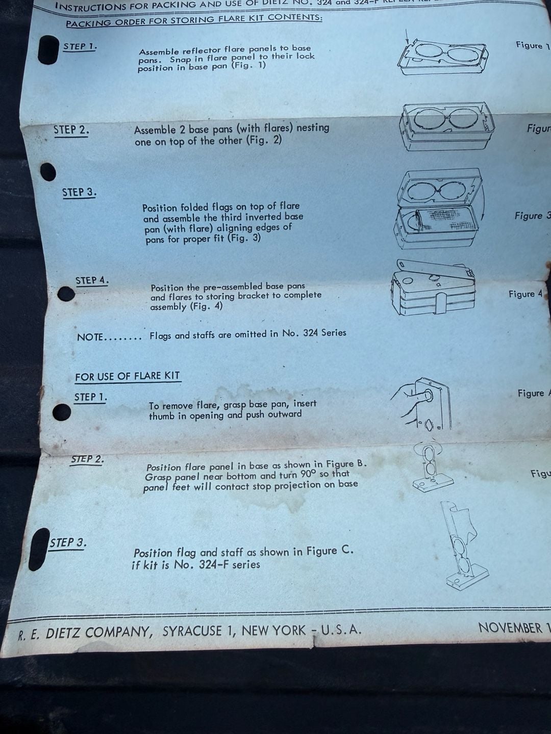 R. E. Dietz Co. No. 324 Reflex Flare Kit Emergency Reflector Set 2