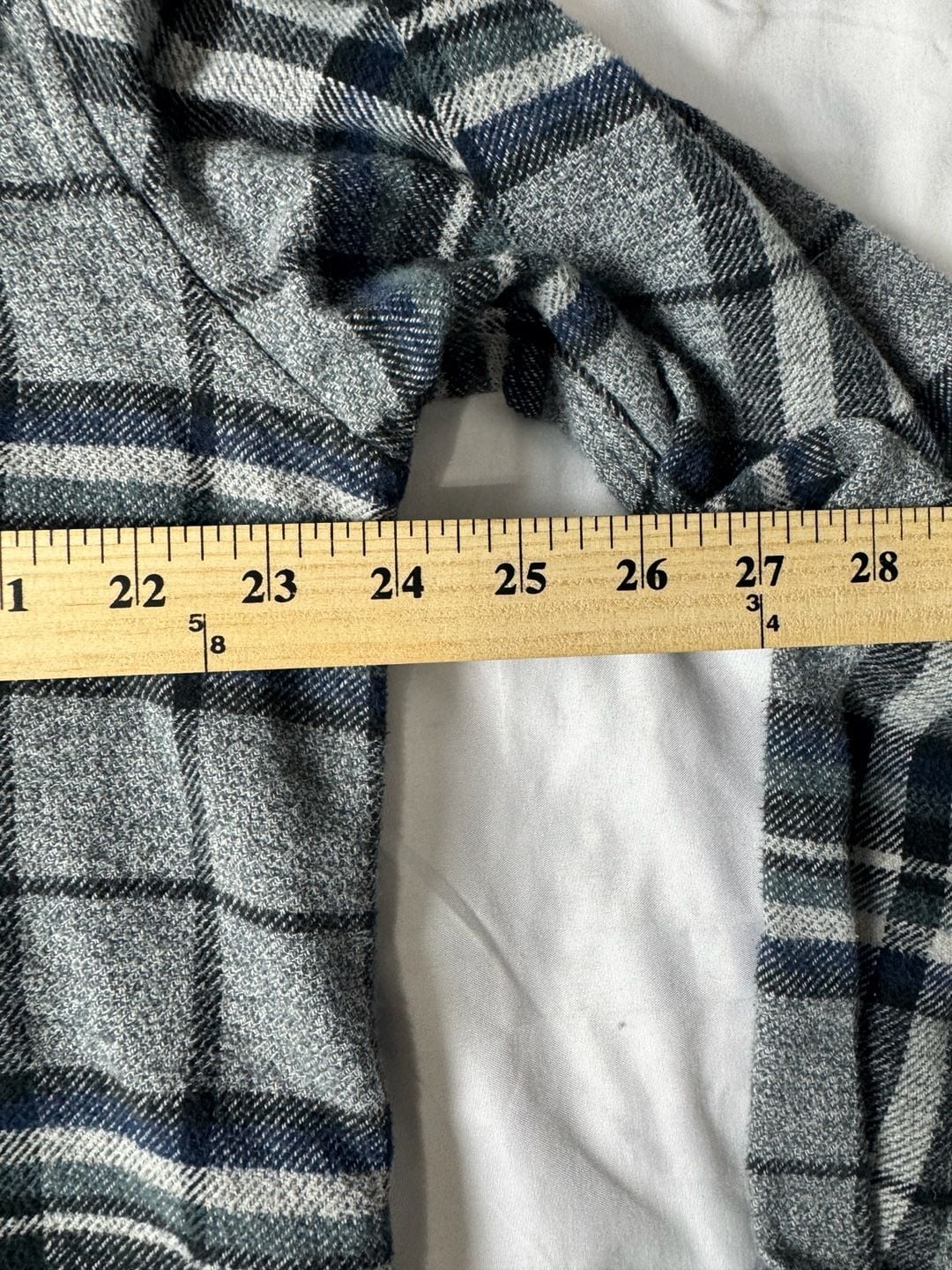Urban Outfitters Plaid Flannel Shirt Size XL Gray Black Long Sleeve Button Up 7