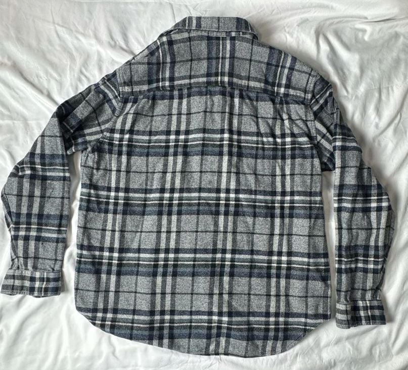 Urban Outfitters Plaid Flannel Shirt Size XL Gray Black Long Sleeve Button Up 4