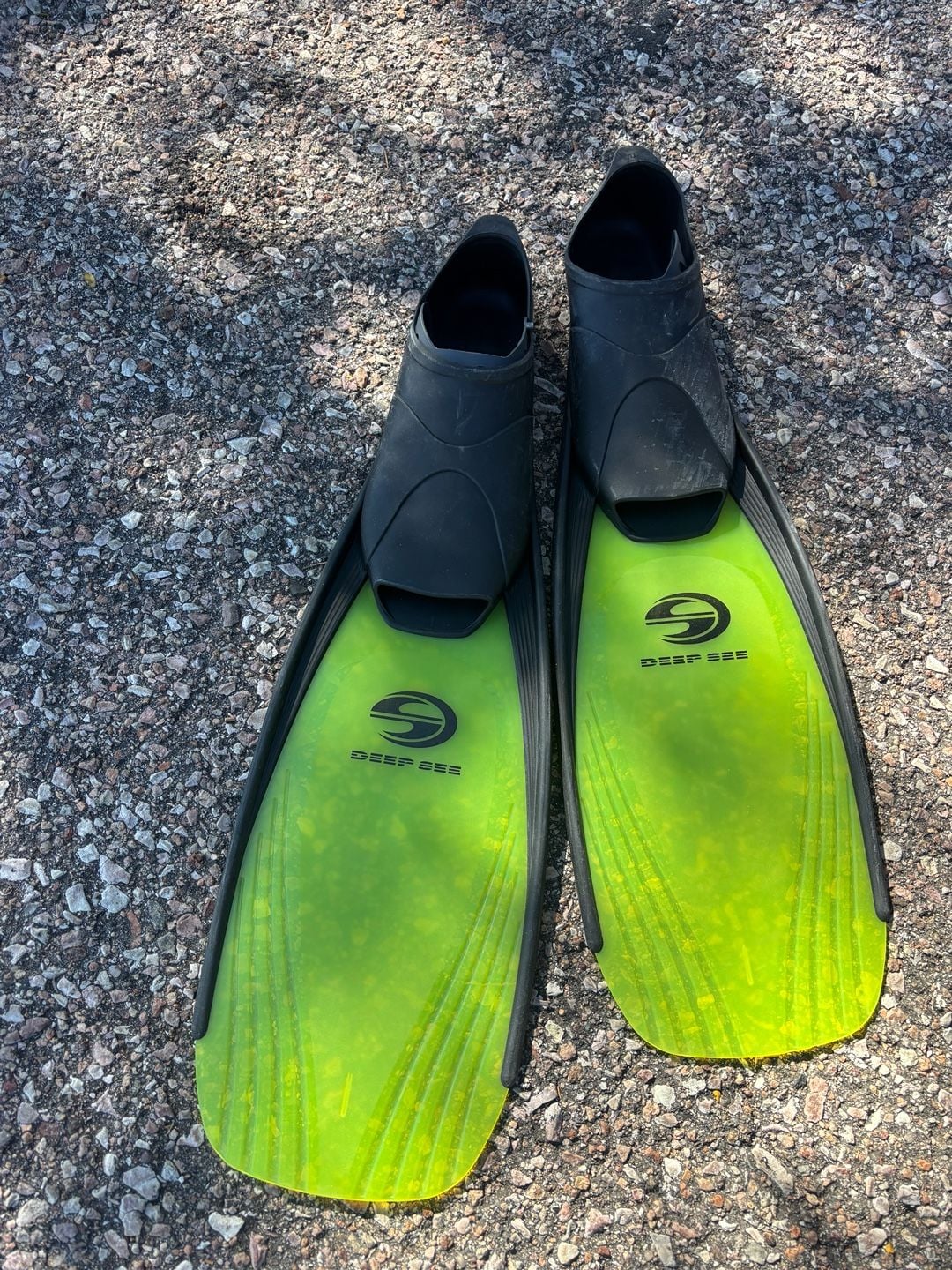 Deep See Swim Fins Size 6-7 Green Black Scuba Flippers 4