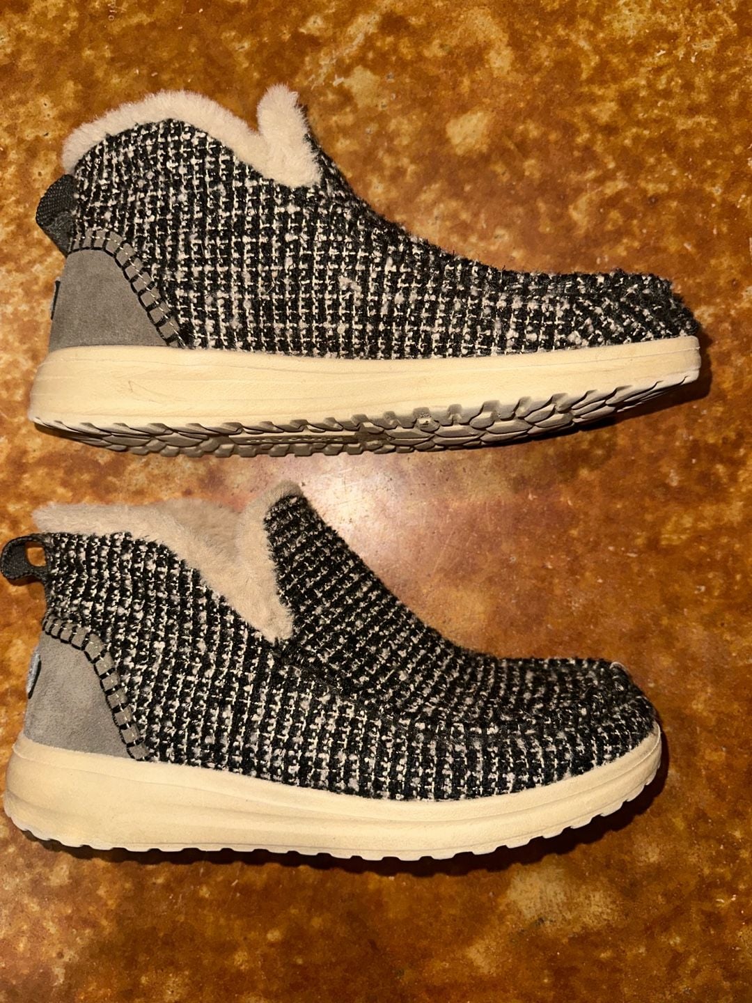 Hey Dude Denny Tweed Boots Black White Lined Fur Slip On Ankle Booties 2