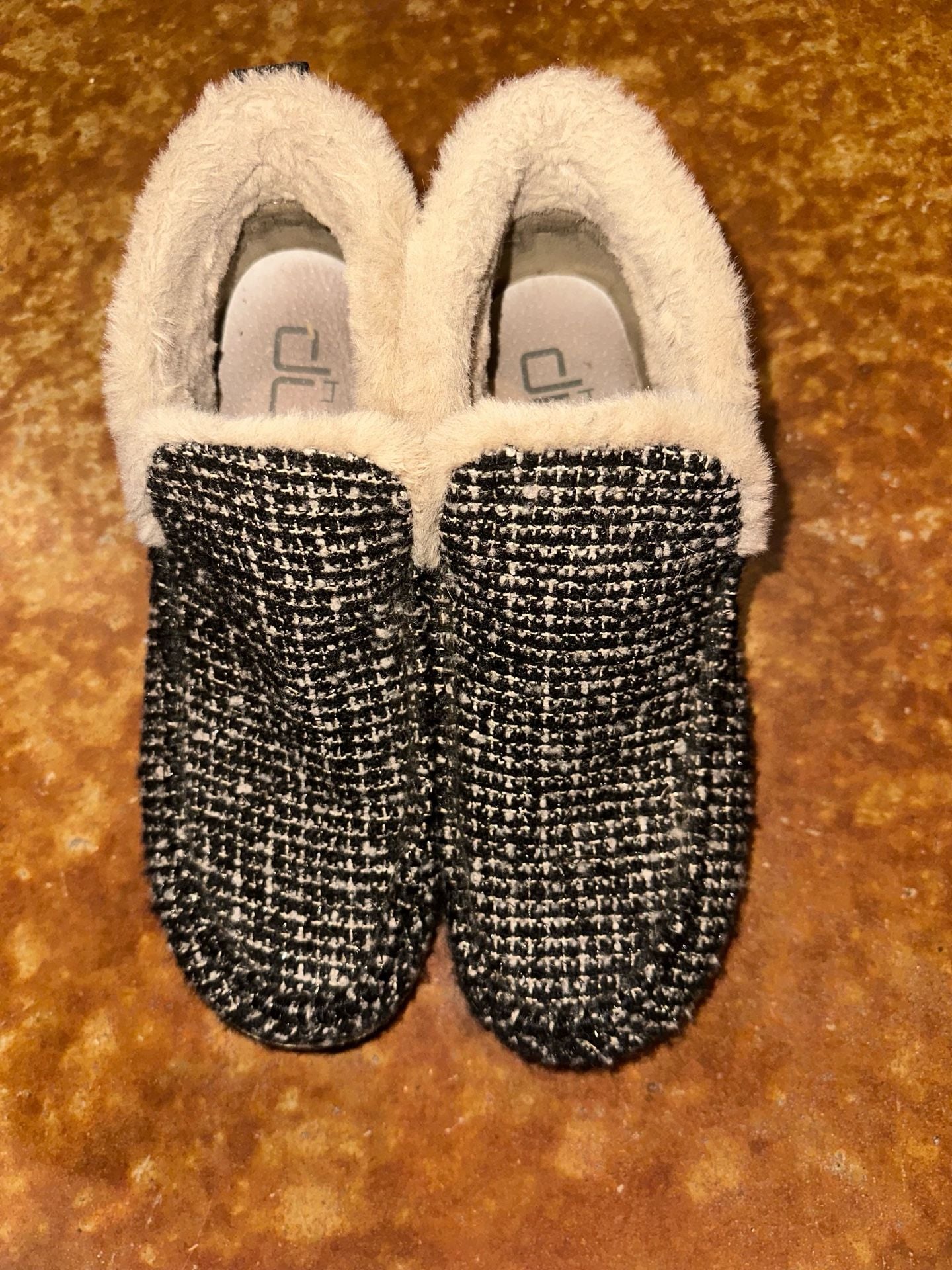 Hey Dude Denny Tweed Boots Black White Lined Fur Slip On Ankle Booties 4
