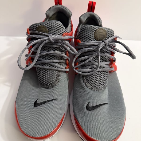 Nike Presto GS Size 7Y Gray Red Running Shoes