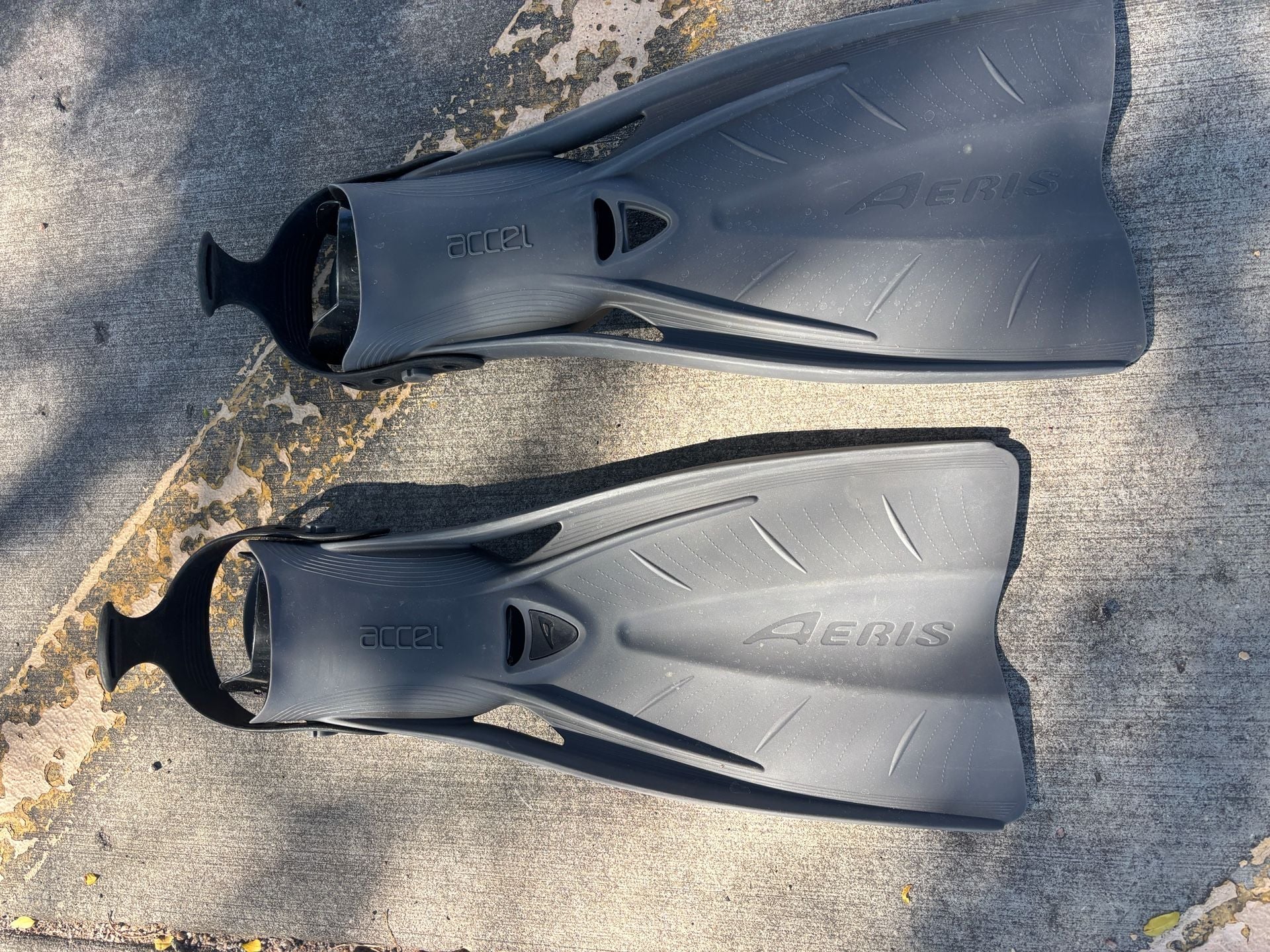 Aeris Accel Scuba Fins Size Small Gray Open Heel Dive Fins 4