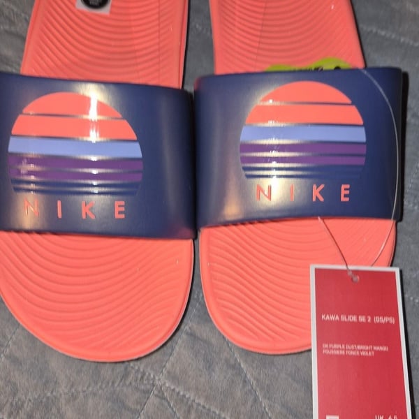 Nike Kawa Slide SE 2 Size 5Y Purple Dust Bright Mango