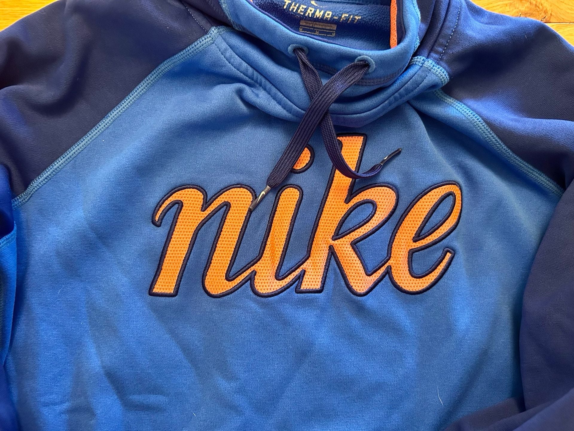 Nike Therma-Fit Hoodie Size M Blue Orange Script Logo Thumbholes 3