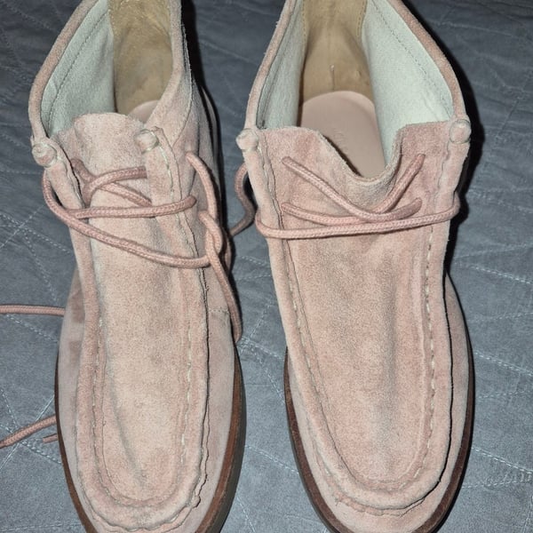 The Great Harper Wallaby Size 7.5 Pink Suede Chukka Boots