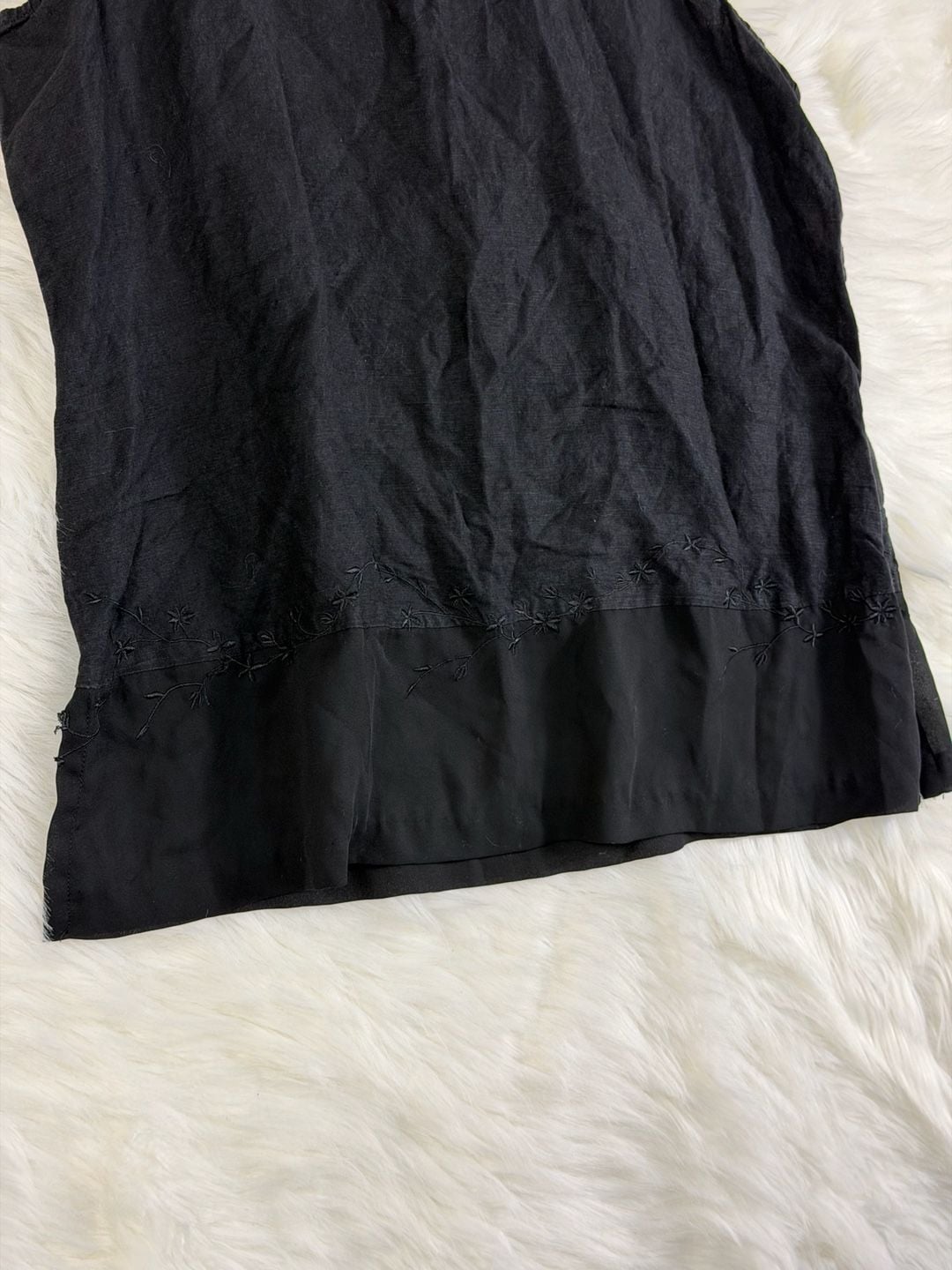 Vintage AGB Sleeveless Tank Top Size L Black Linen Rayon Embroidered Hem 3