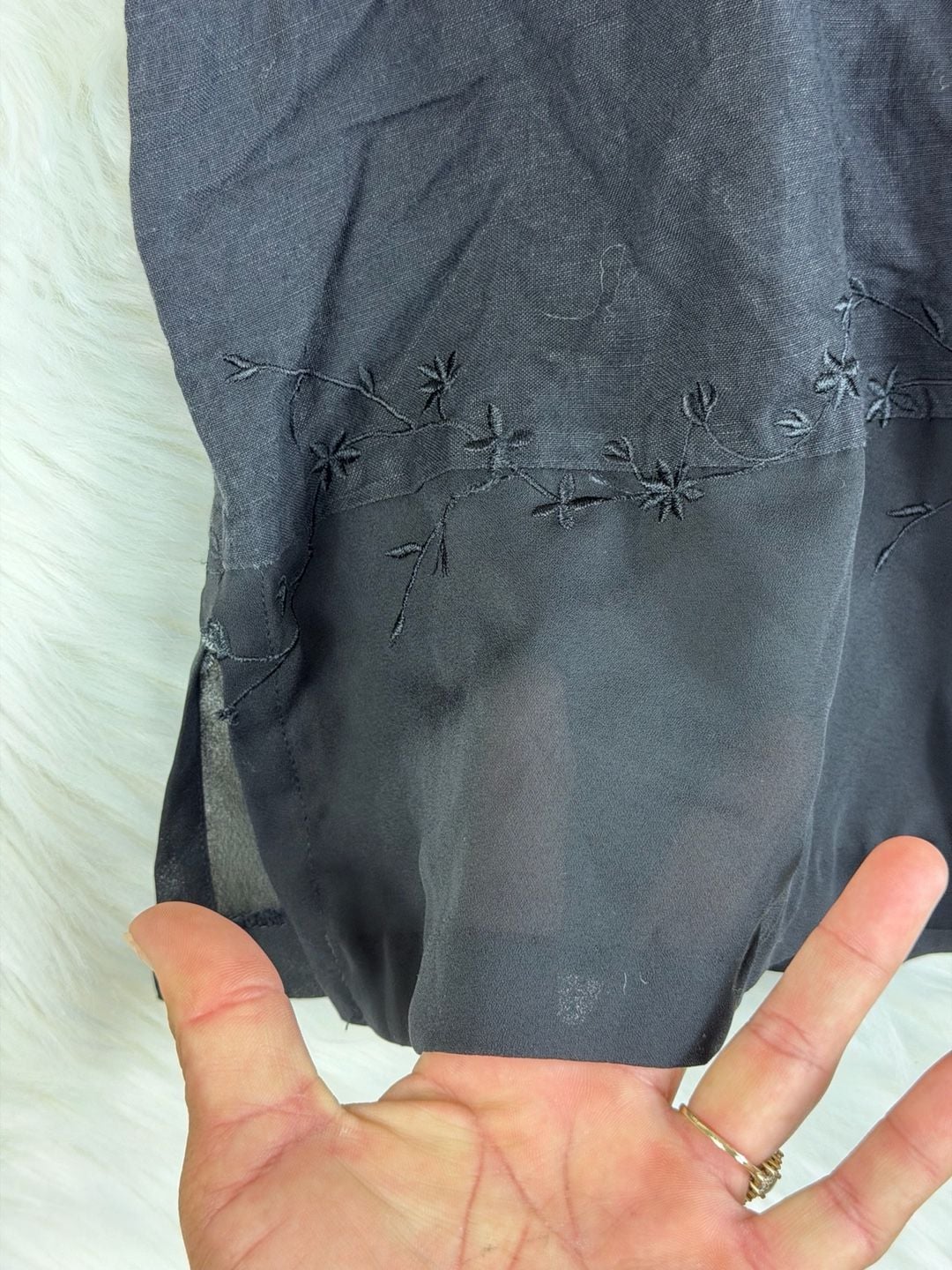 Vintage AGB Sleeveless Tank Top Size L Black Linen Rayon Embroidered Hem 4