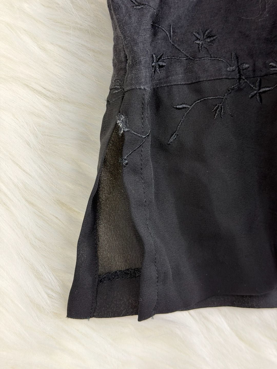 Vintage AGB Sleeveless Tank Top Size L Black Linen Rayon Embroidered Hem 5