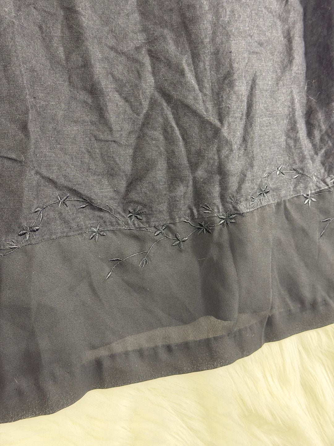Vintage AGB Sleeveless Tank Top Size L Black Linen Rayon Embroidered Hem 8