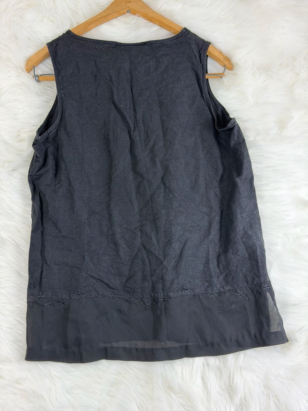 Vintage AGB Sleeveless Tank Top Size L Black Linen Rayon Embroidered Hem 9