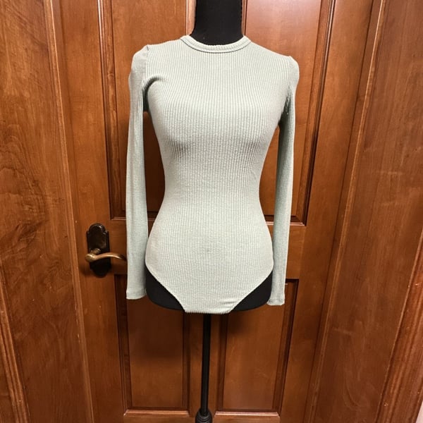 JLUXLABEL Ribbed Long Sleeve Bodysuit Size S Sage Green Crew Neck New