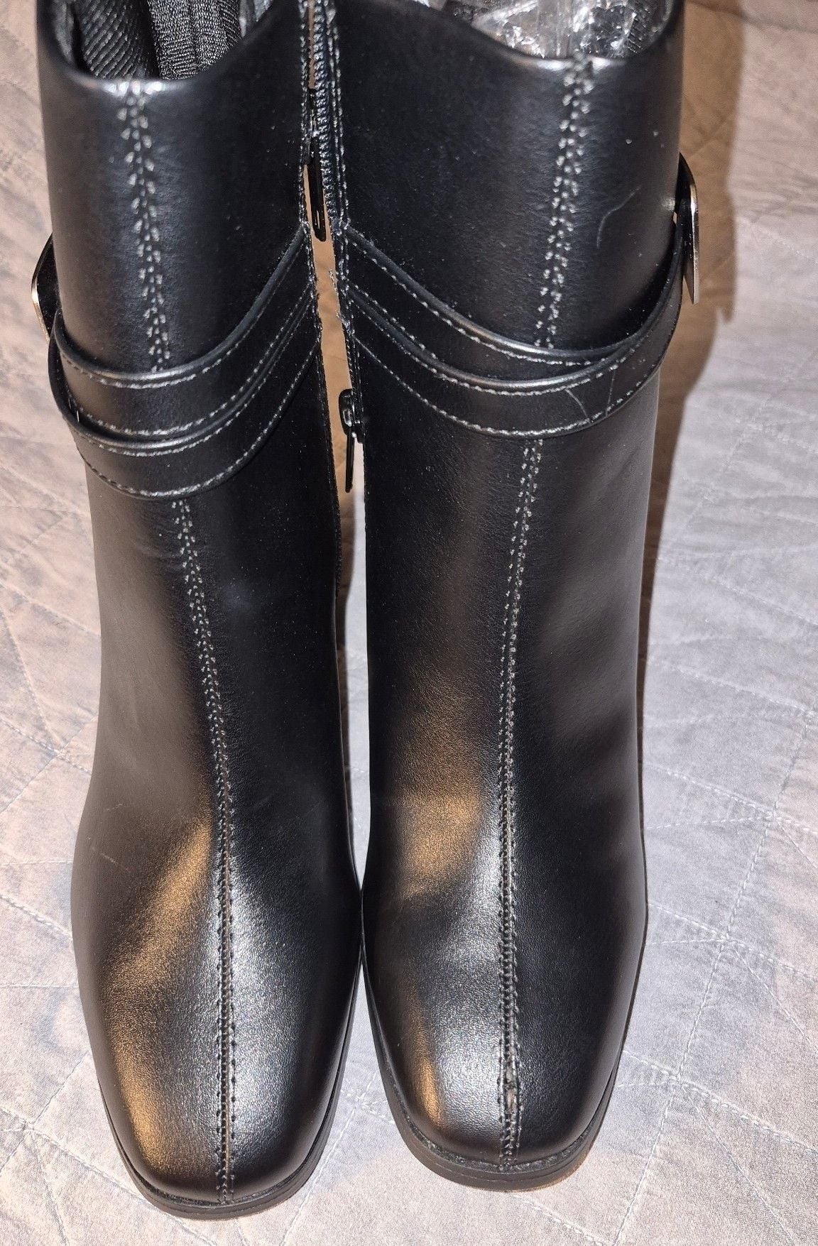 Soda Ankle Boots Size 7 Black Block Heel Buckle Strap 2