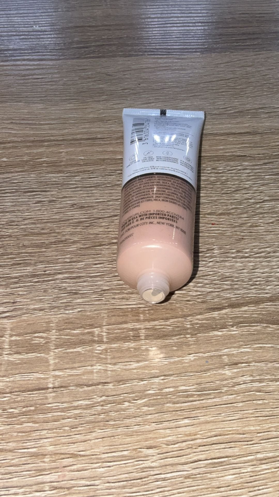 Covergirl Clean Invisible Foundation 120 Creamy Natural 1 fl oz 3