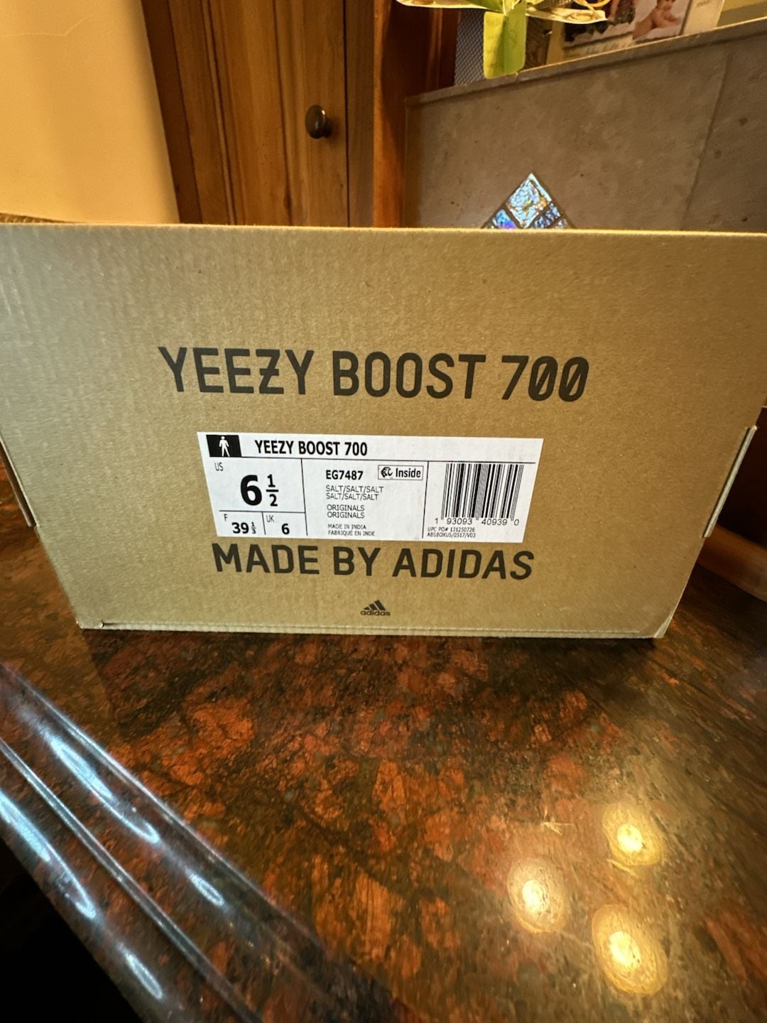 Adidas Yeezy Boost 700 Analog Size 6.5 Shoes 7