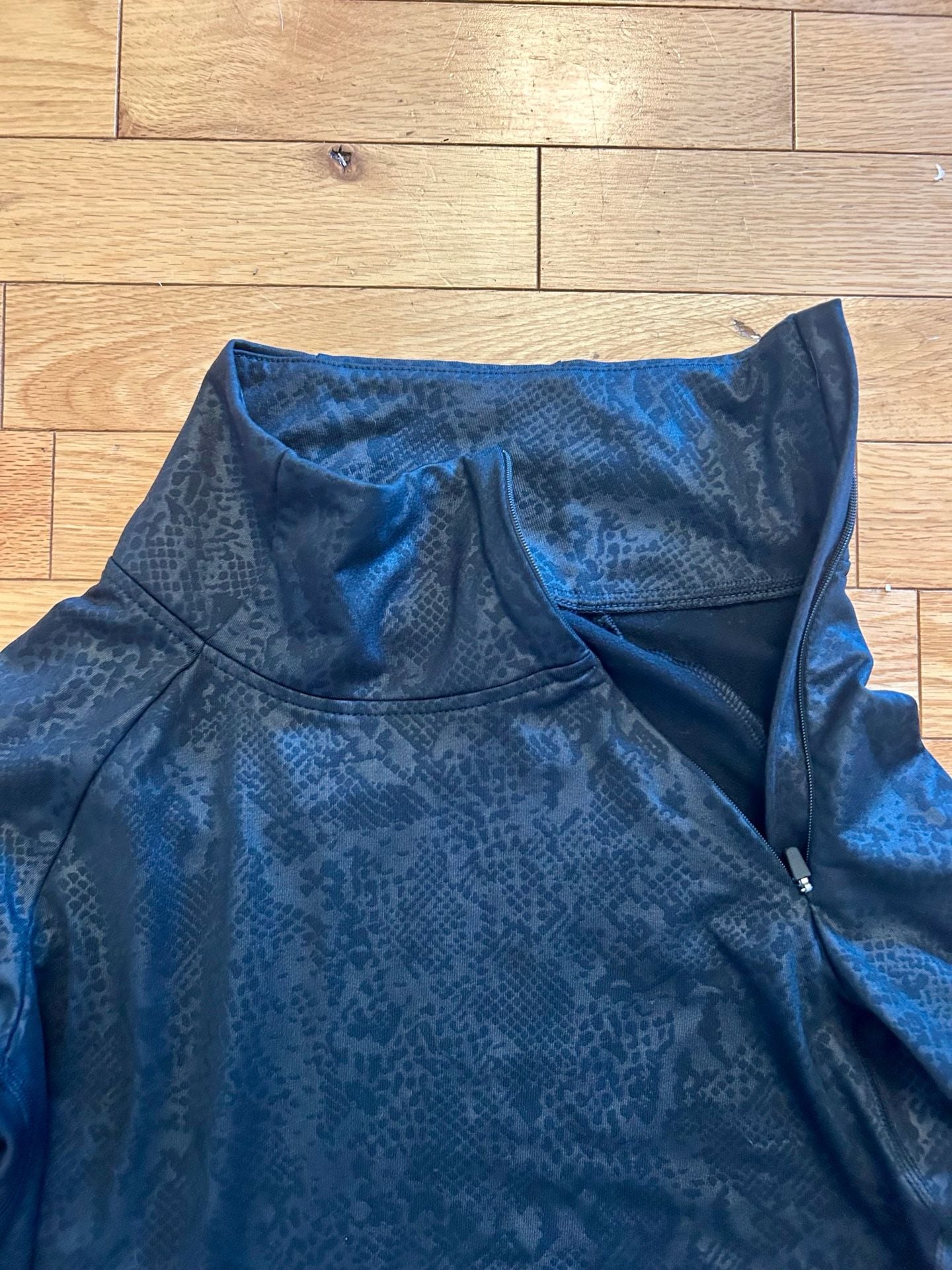 Nike Pro Warm Embossed Funnel Neck Pullover Size M Black Snakeskin 3