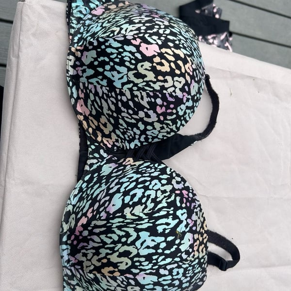 Torrid 360 Back Smoothing Push-Up Plunge Bra Size 46D Multi Leopard
