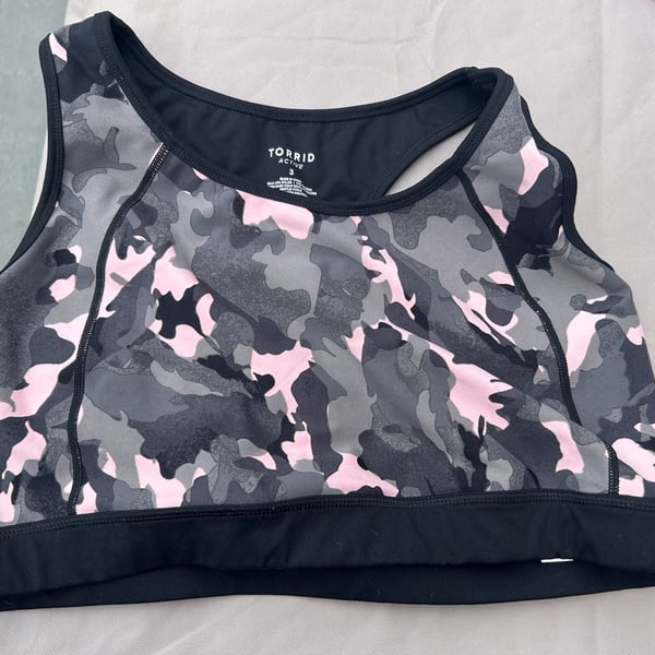 Torrid Active Sports Bra Size 3 Pink Gray Camo Racerback