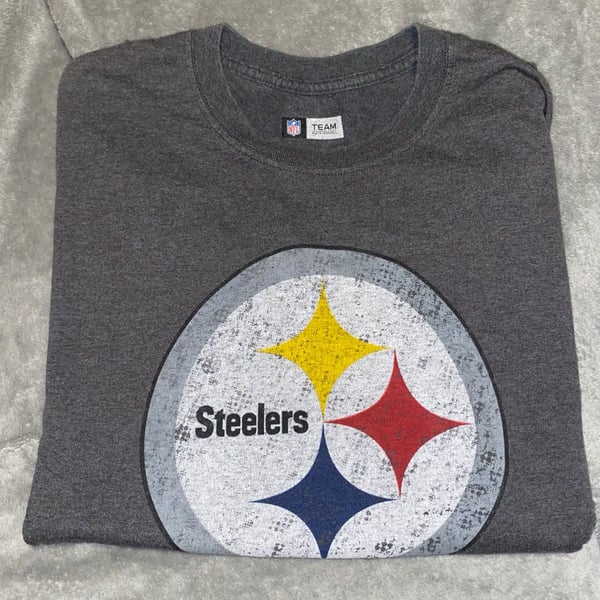 NFL Team Apparel Pittsburgh Steelers T-Shirt Size L Gray Distressed Logo