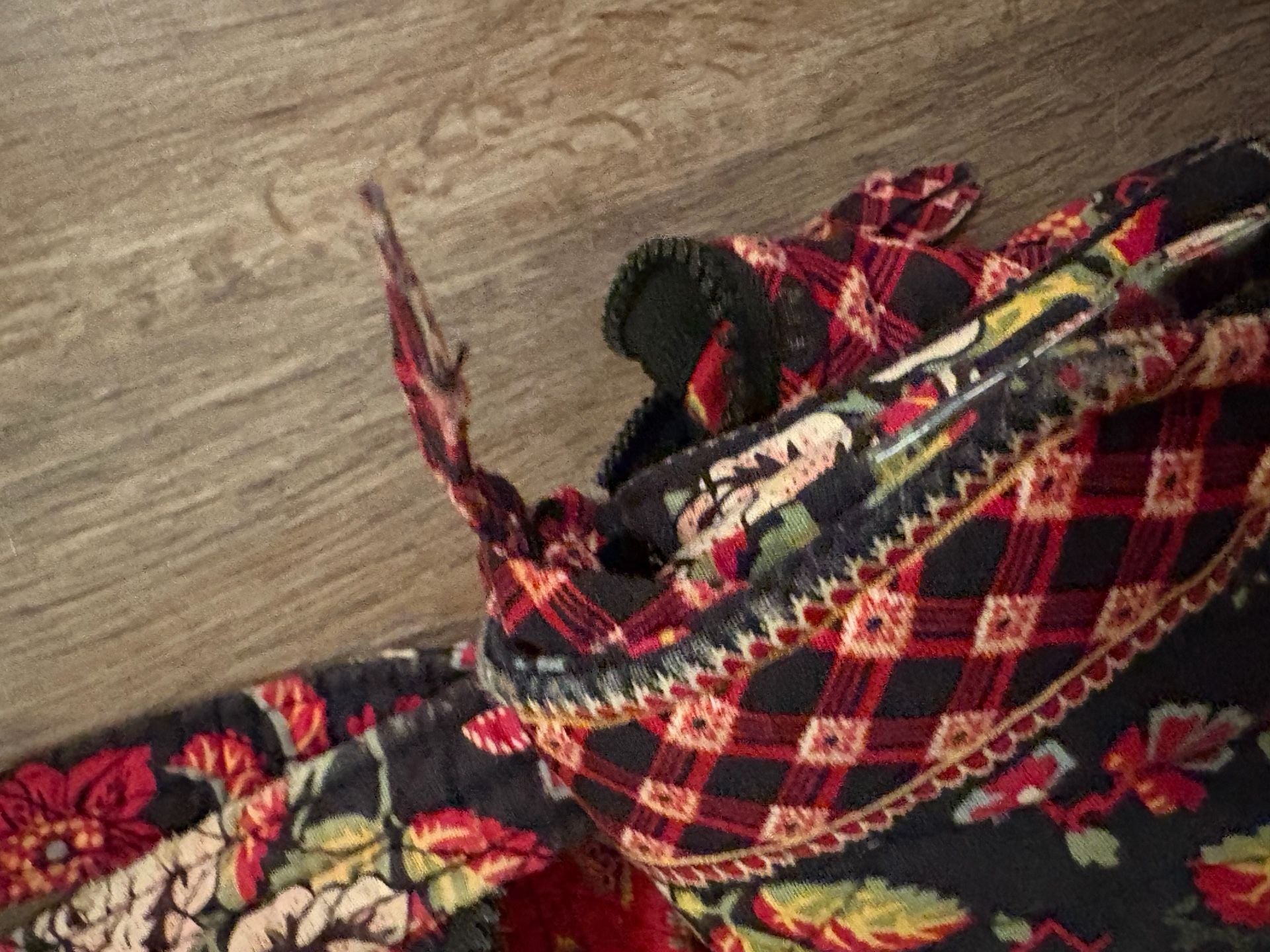 Vera Bradley Anastasia Tote Shoulder Handbag Floral Black Red 8