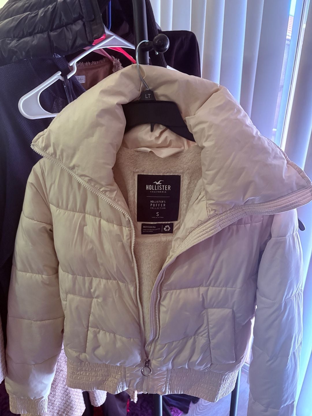 Hollister Puffer Jacket Size White Fleece Lined Collared 2