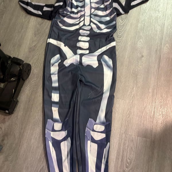 Fortnite Skull Trooper Costume Jumpsuit Size XL Skeleton Halloween