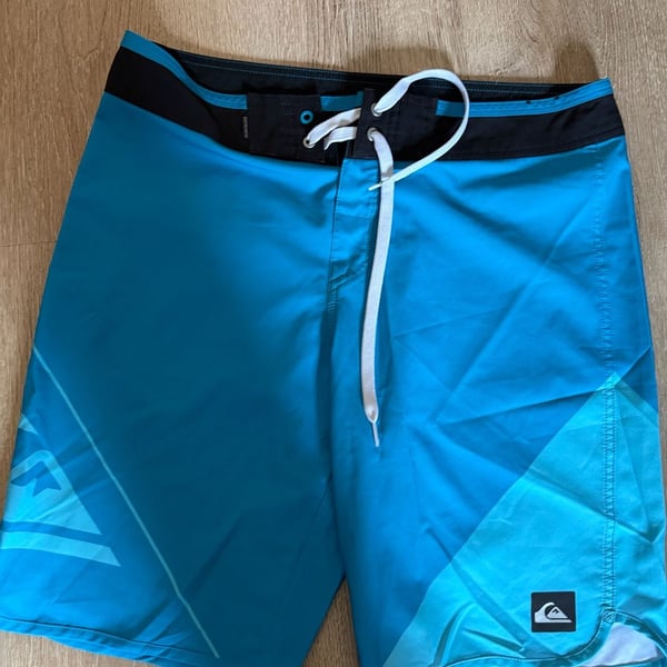 Quiksilver Highline New Wave Board Shorts Size 32 Blue Surf Swim Trunks