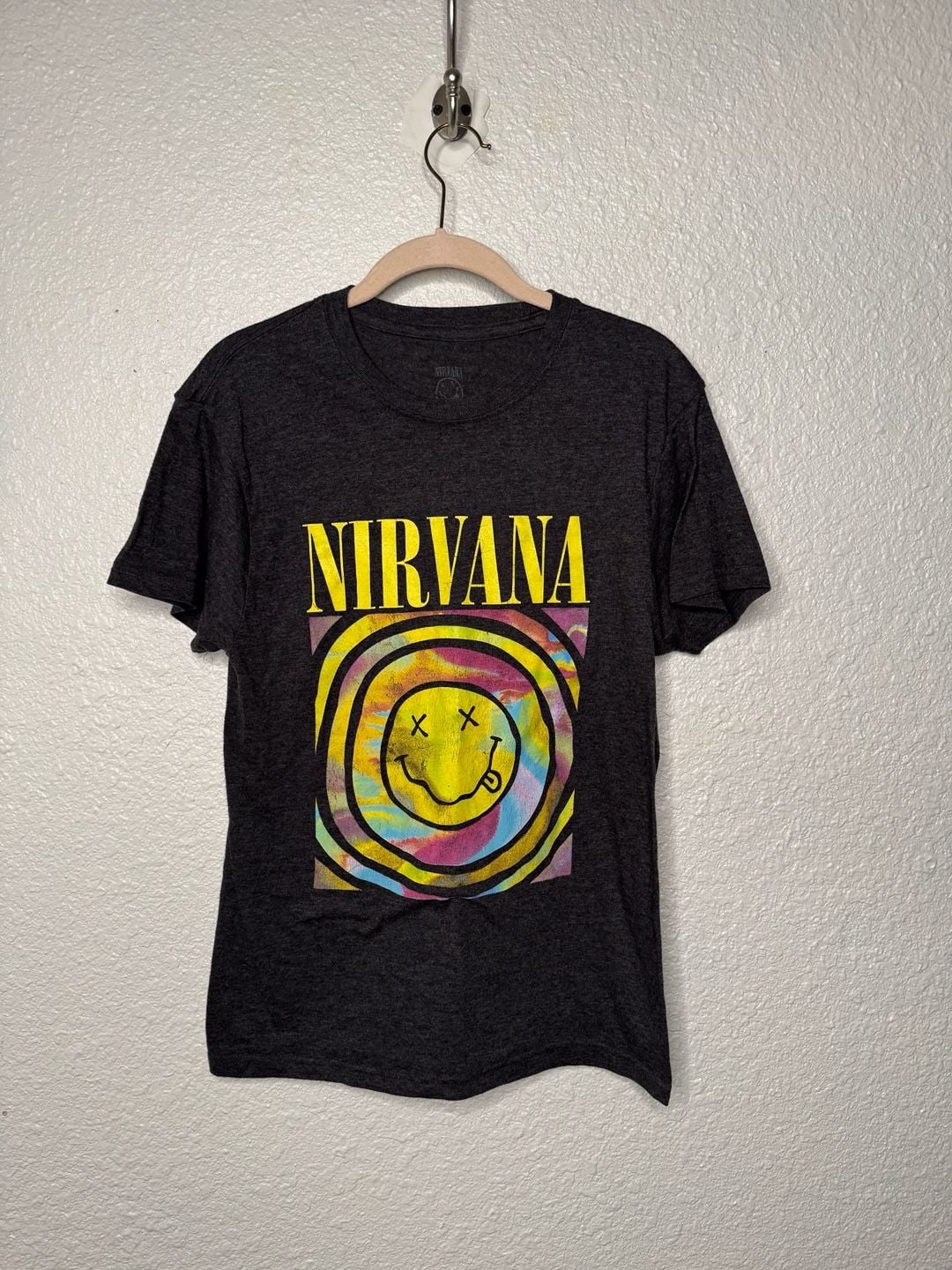 Nirvana T-Shirt Size M Dark Gray Smiley Face Graphic Rock Grunge 2