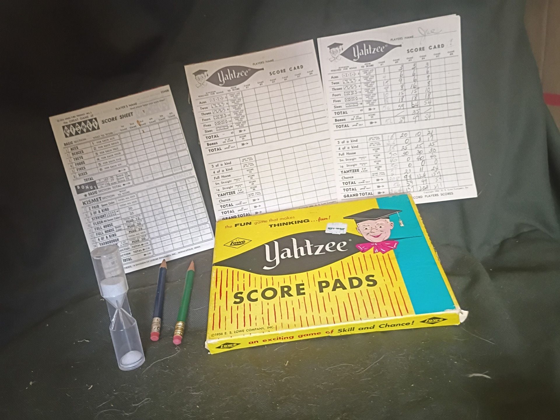 E.S. Lowe Vintage Yahtzee Score Pads No. 6/100 Box Game 6