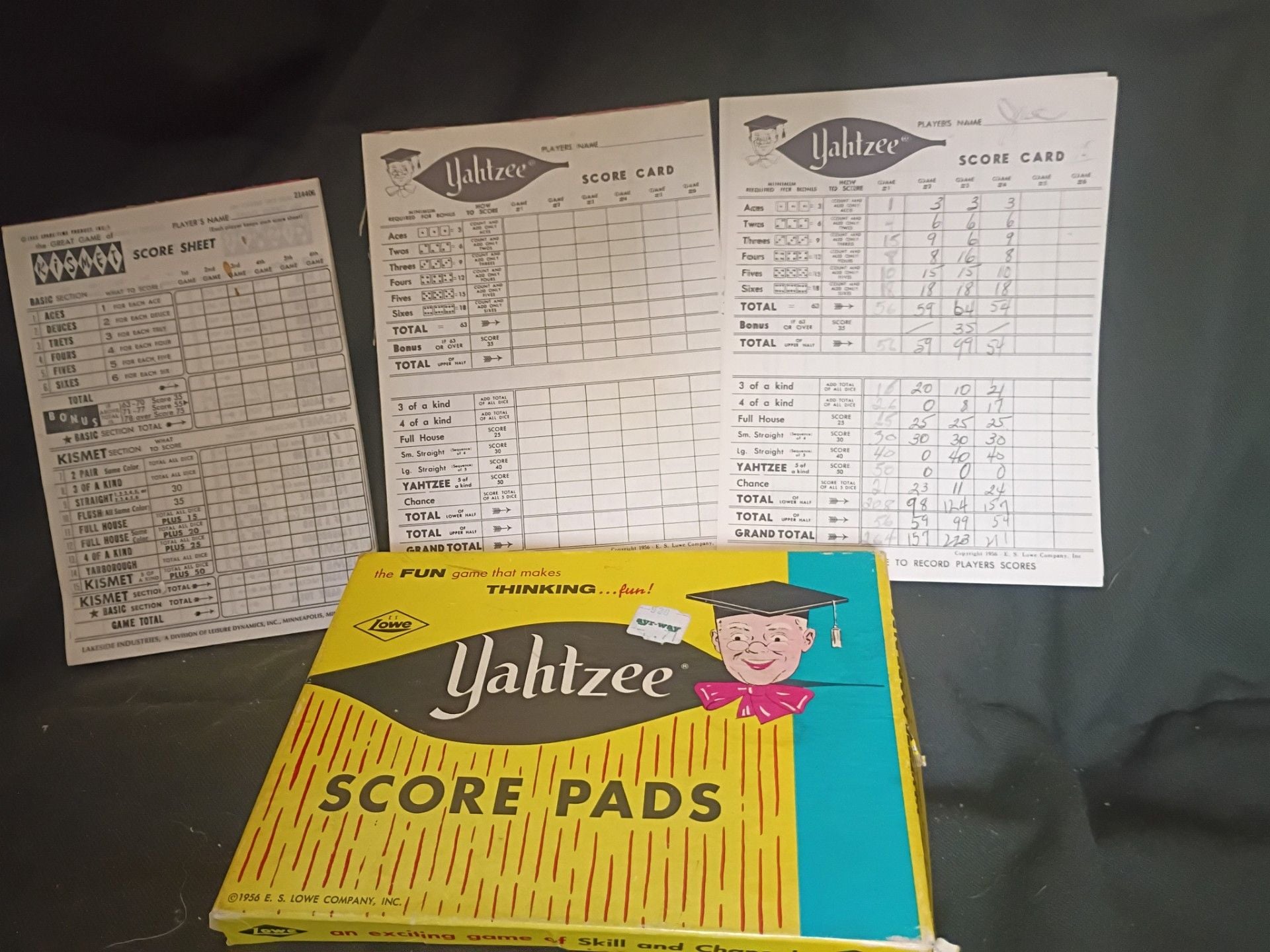 E.S. Lowe Vintage Yahtzee Score Pads No. 6/100 Box Game 8