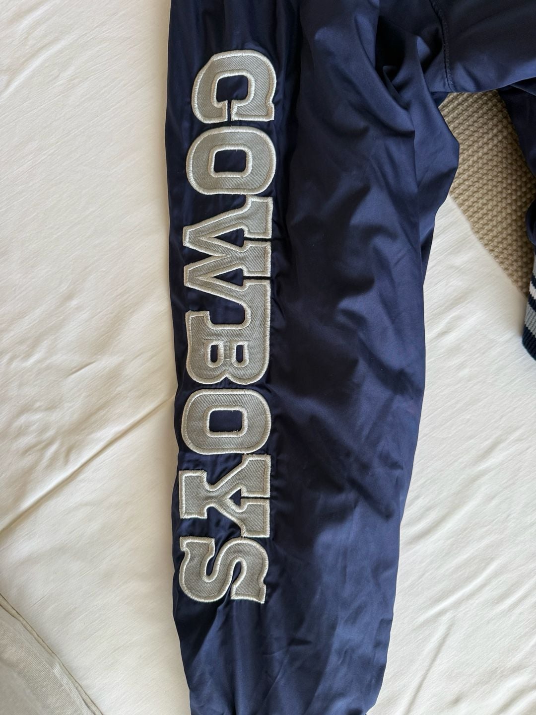 Dallas Cowboys NFL Jacket Size L reversible Hooded Full Zip football fan 9