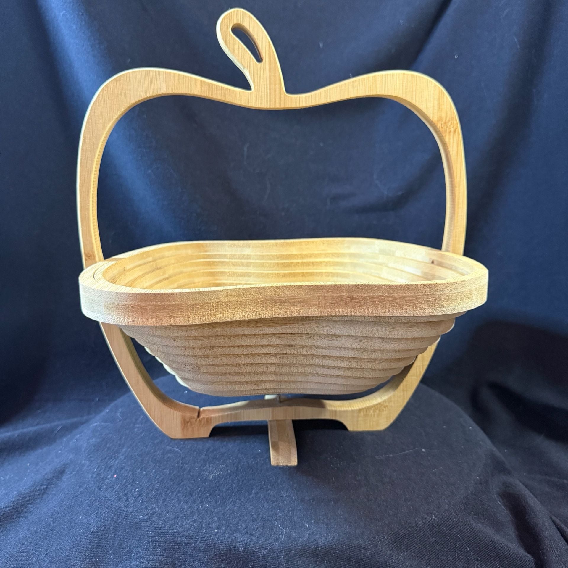 Bamboo Apple Collapsible Fruit Basket Trivet 1