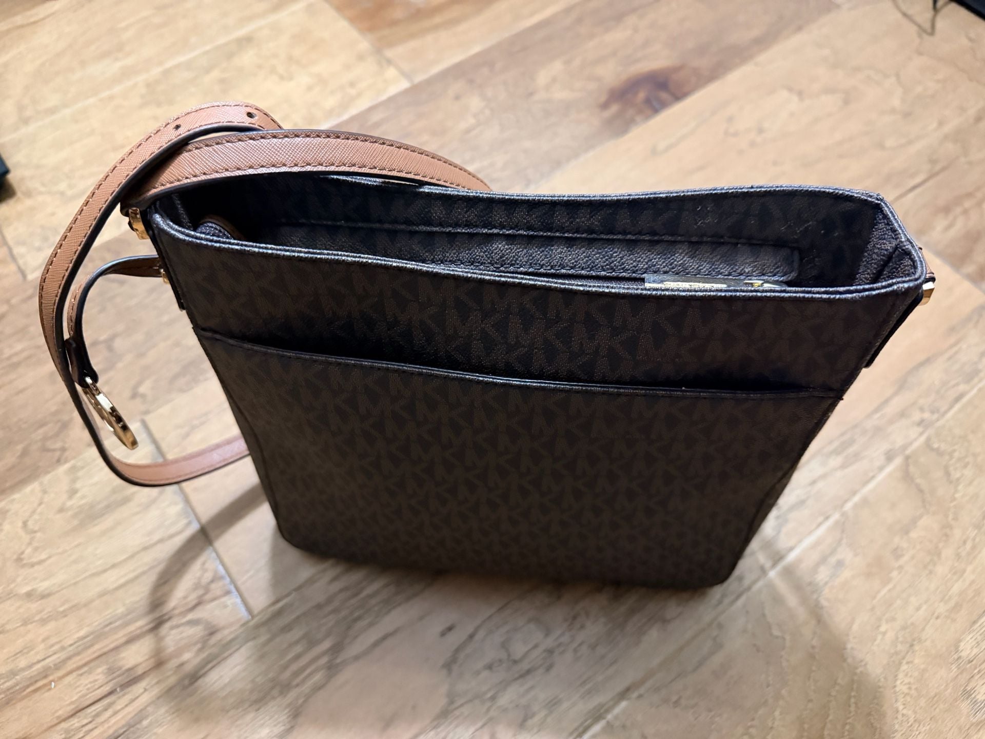 Michael Kors Jet Set Travel Large Messenger Bag Brown PVC 3
