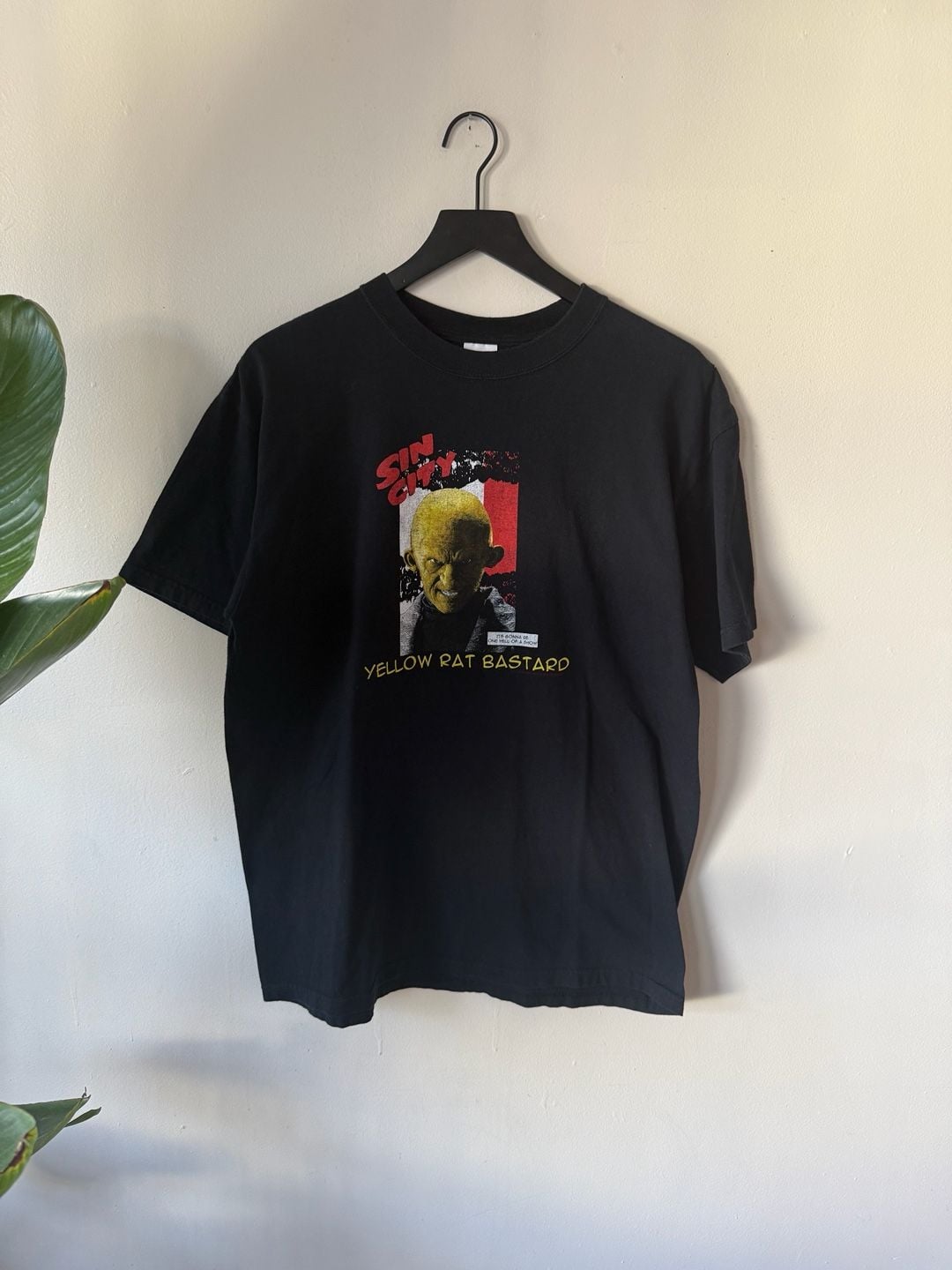 Anvil Sin City Yellow Rat Bastard T-Shirt Size L Black Movie Promo 1