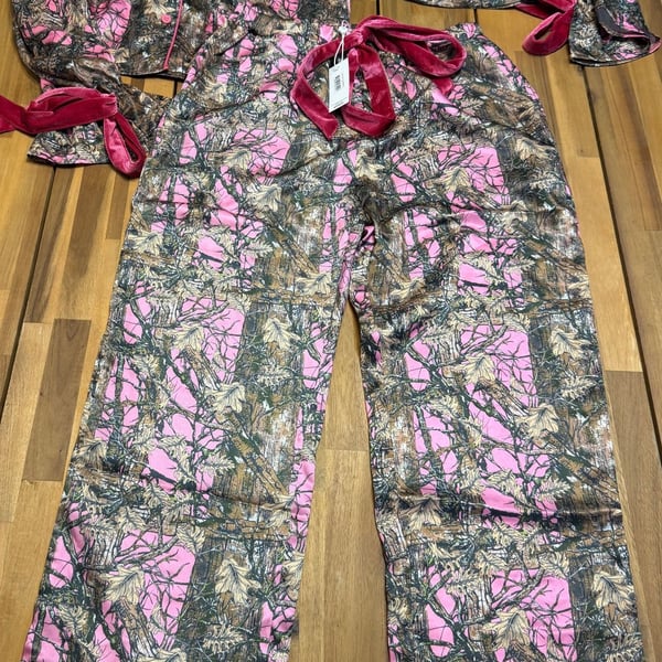 Simply Southern Pajama Set Size S Pink Camo