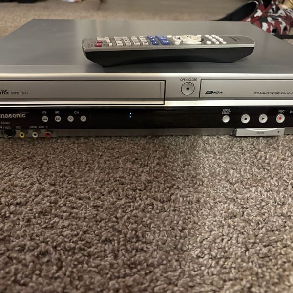 Panasonic DMR-ES35V Dvd/Vcr combo recorder *remote doesn’t work