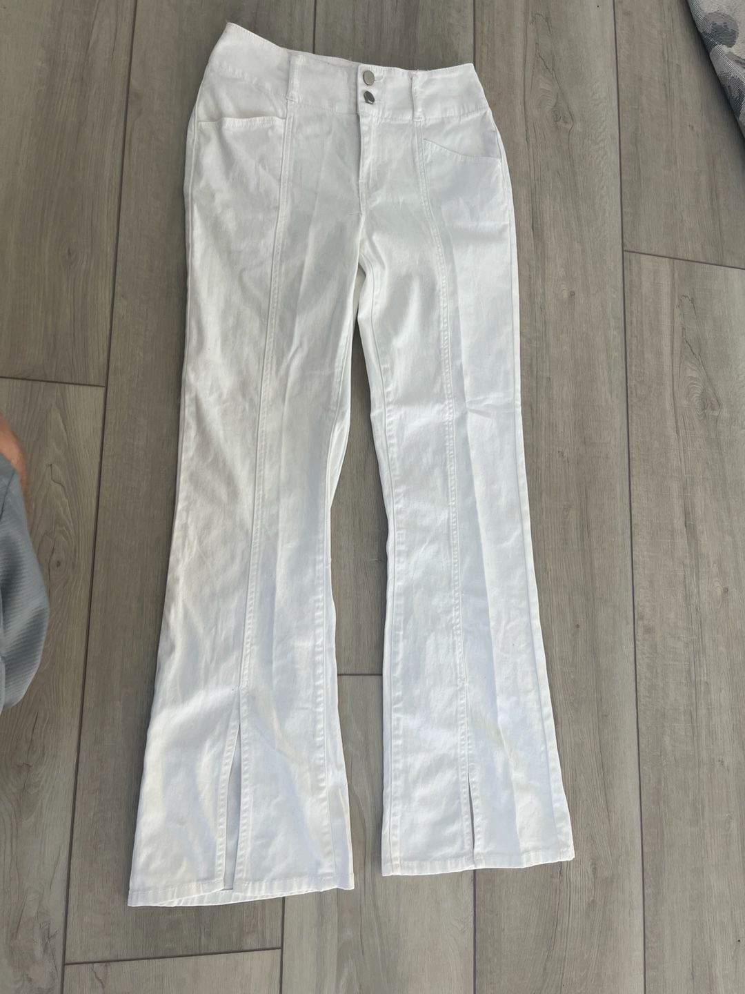 Tinseltown Flare Jeans Size 5 White Double Button Split Hem 2
