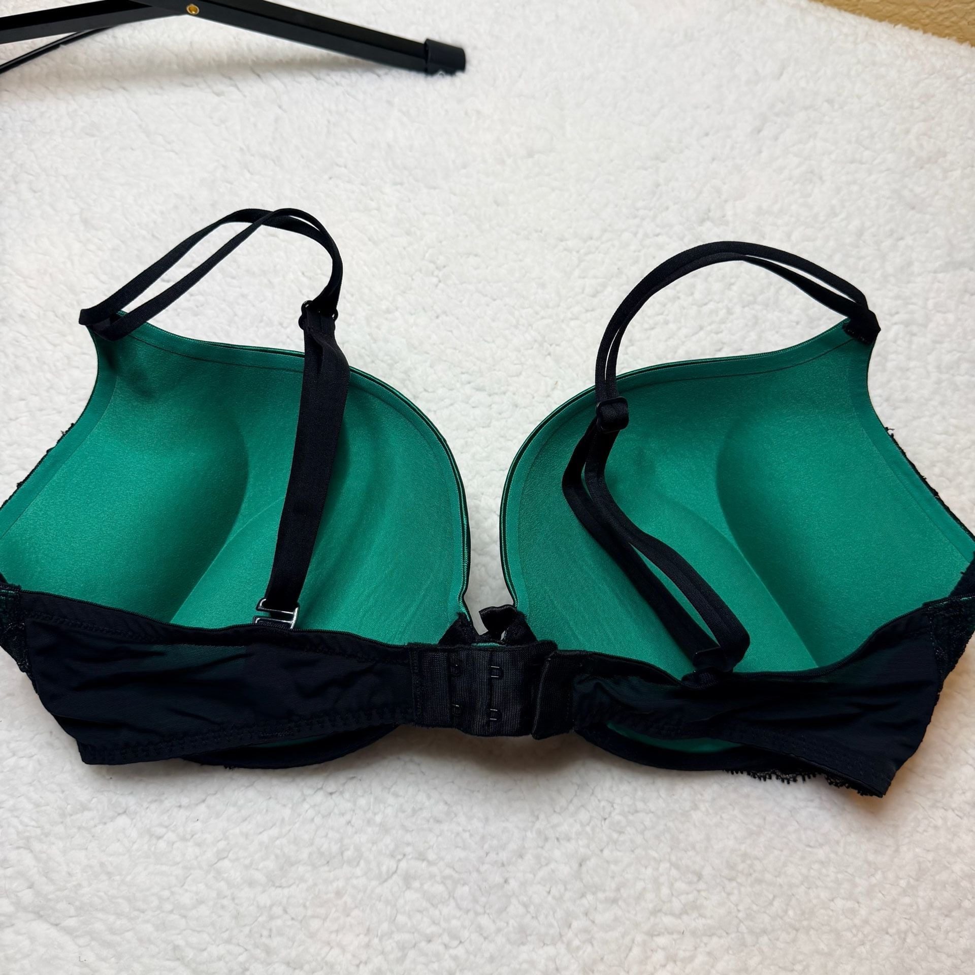 Victoria's Secret Very Sexy Plunge Size 36D Green 3