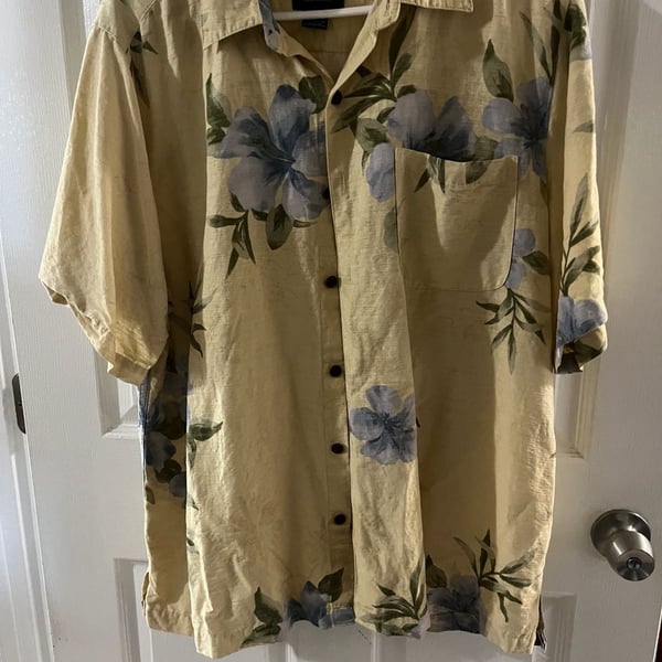 Caribbean Joe Tropical Hawaiian Button Down Shirt Yellow Floral Silk