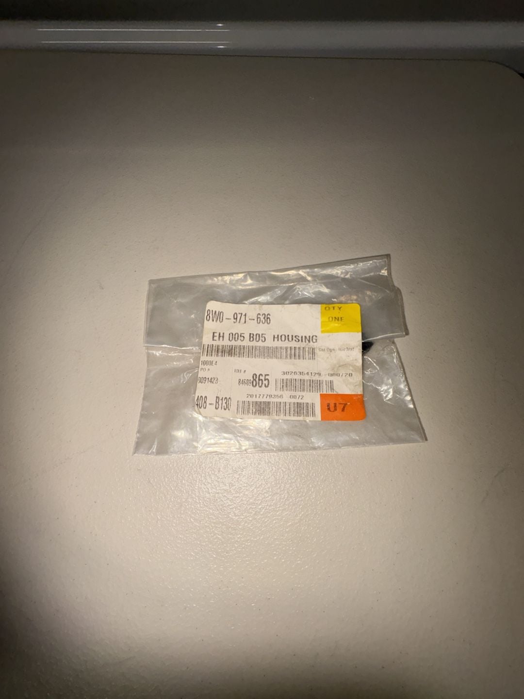 Audi Volkswagen OEM Connector Housing 8W0-971-636 1