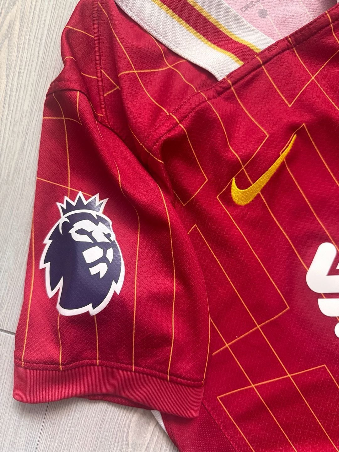 Nike Liverpool 2024/25 Home Jersey Size youth XL Red Soccer 7
