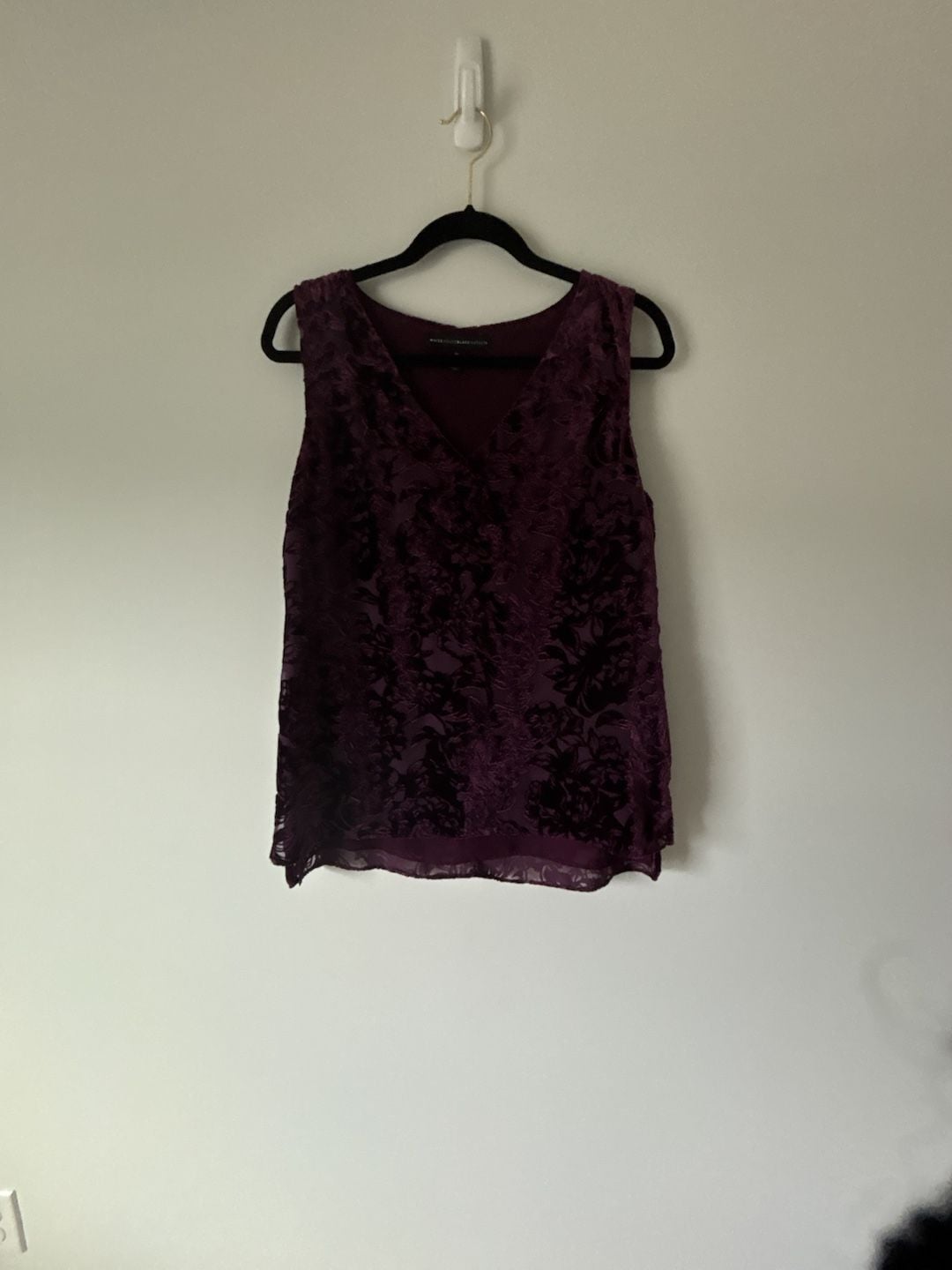 White House Black Market Velvet Burnout Tank Size 10 Purple Floral Shell Top 2