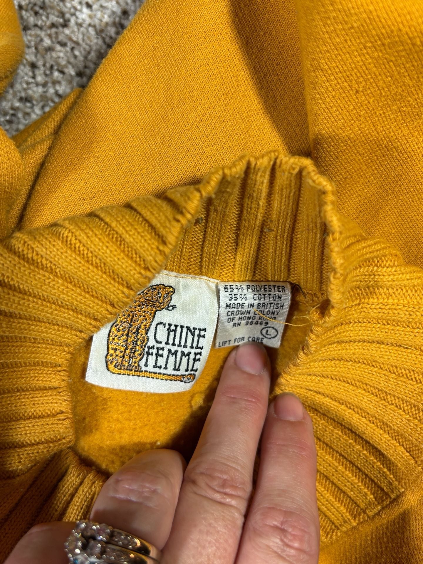 Vintage Mock Neck Pocket Yellow Sweater  70’s-80’s streetwear 145 8