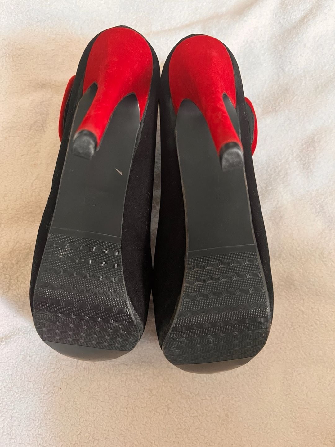 Show Story Platform Heels Black Red Faux Suede Stiletto 7