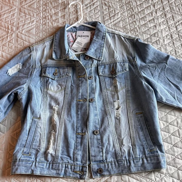 New Trend Denim Jacket Size M Light Wash Distressed Floral Lining