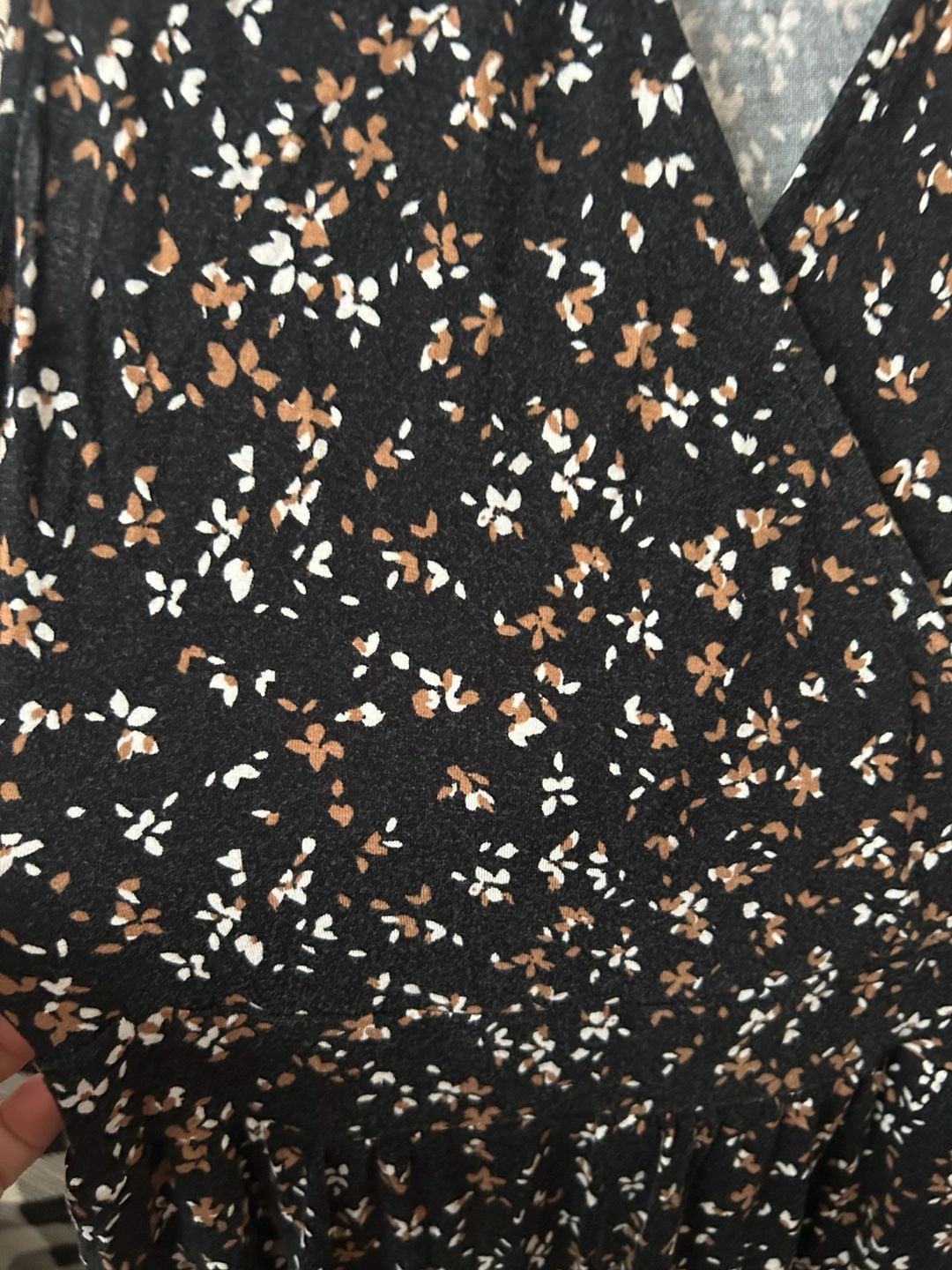 41 Hawthorn Black Floral V-Neck Sleeveless Romper 4