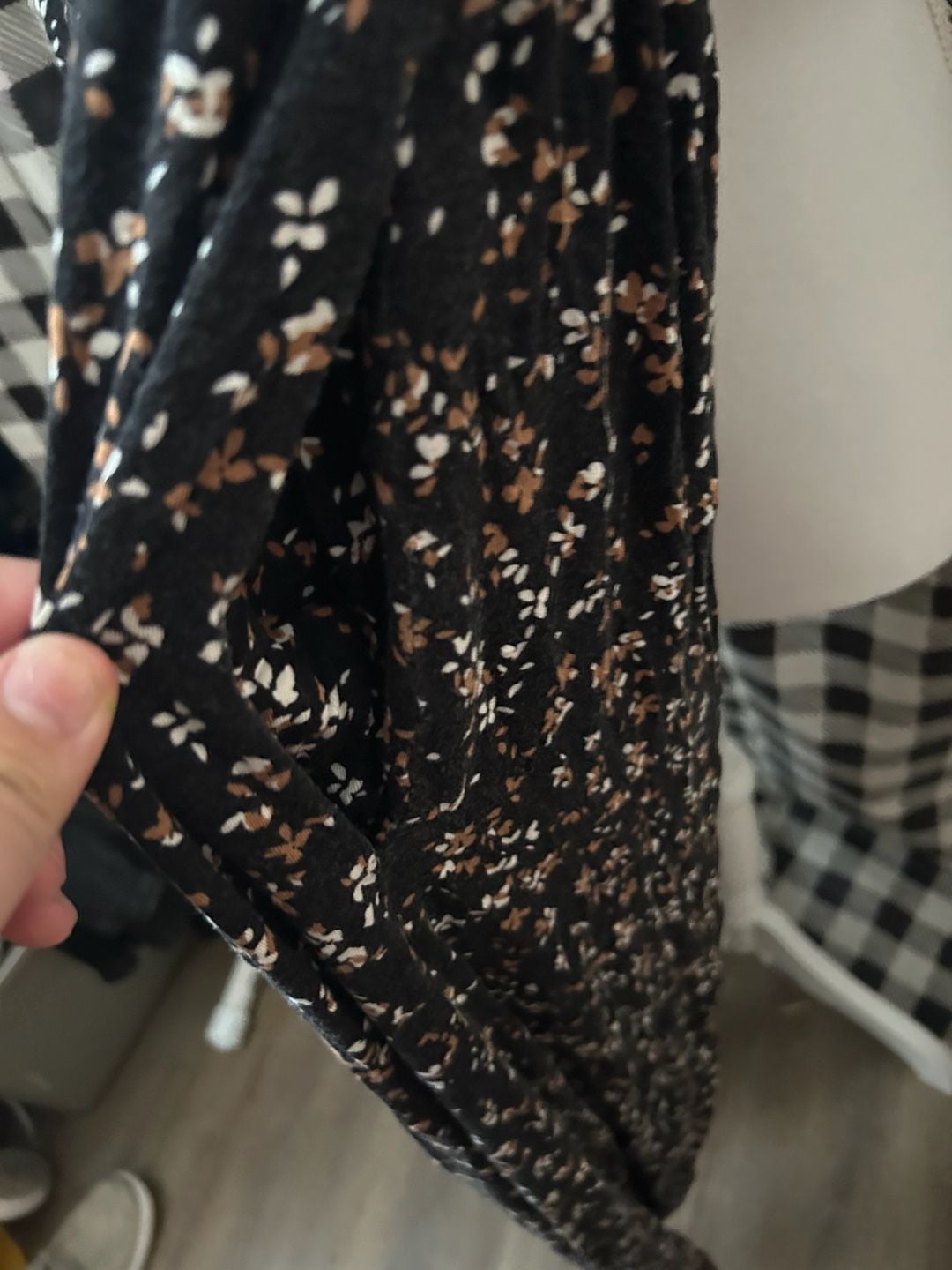 41 Hawthorn Black Floral V-Neck Sleeveless Romper 6