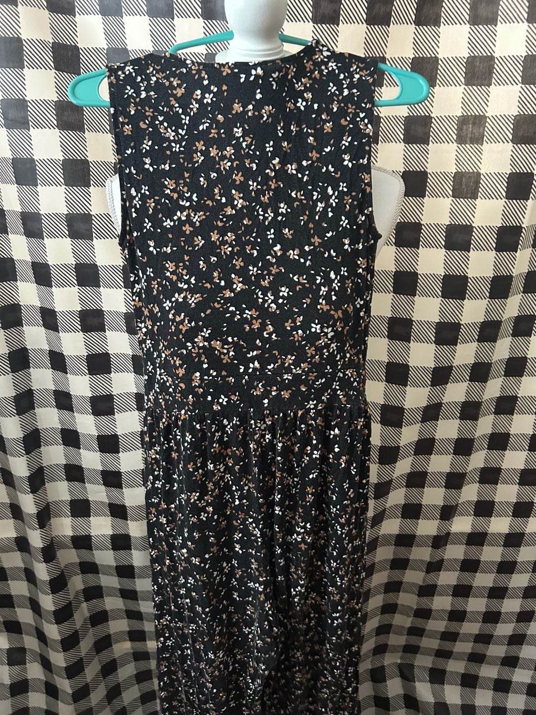 41 Hawthorn Black Floral V-Neck Sleeveless Romper 7